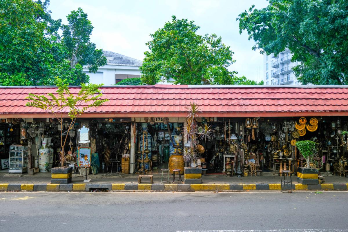 Jalan Surabaya, Pasar Antik - Menteng - Jakarta Selatan
