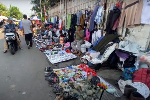 Jembatan Item Flea Market - Jakarta Antique Market - Marclan International