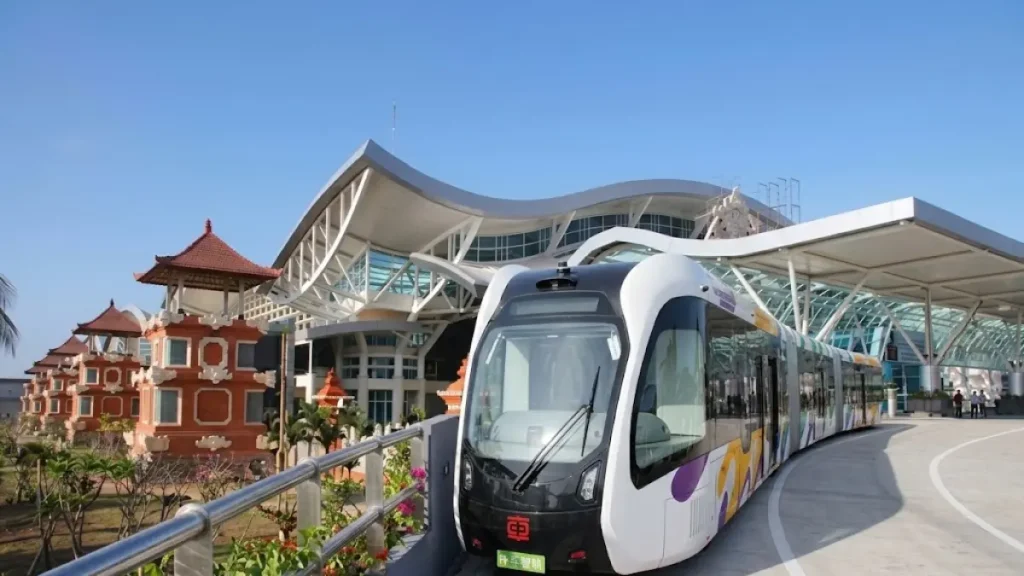 Bali electric tram and Canggu tourism corridor