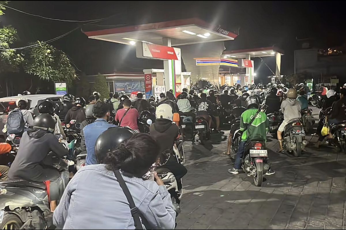 Fuel distribution disruption in Bali affecting transportation
